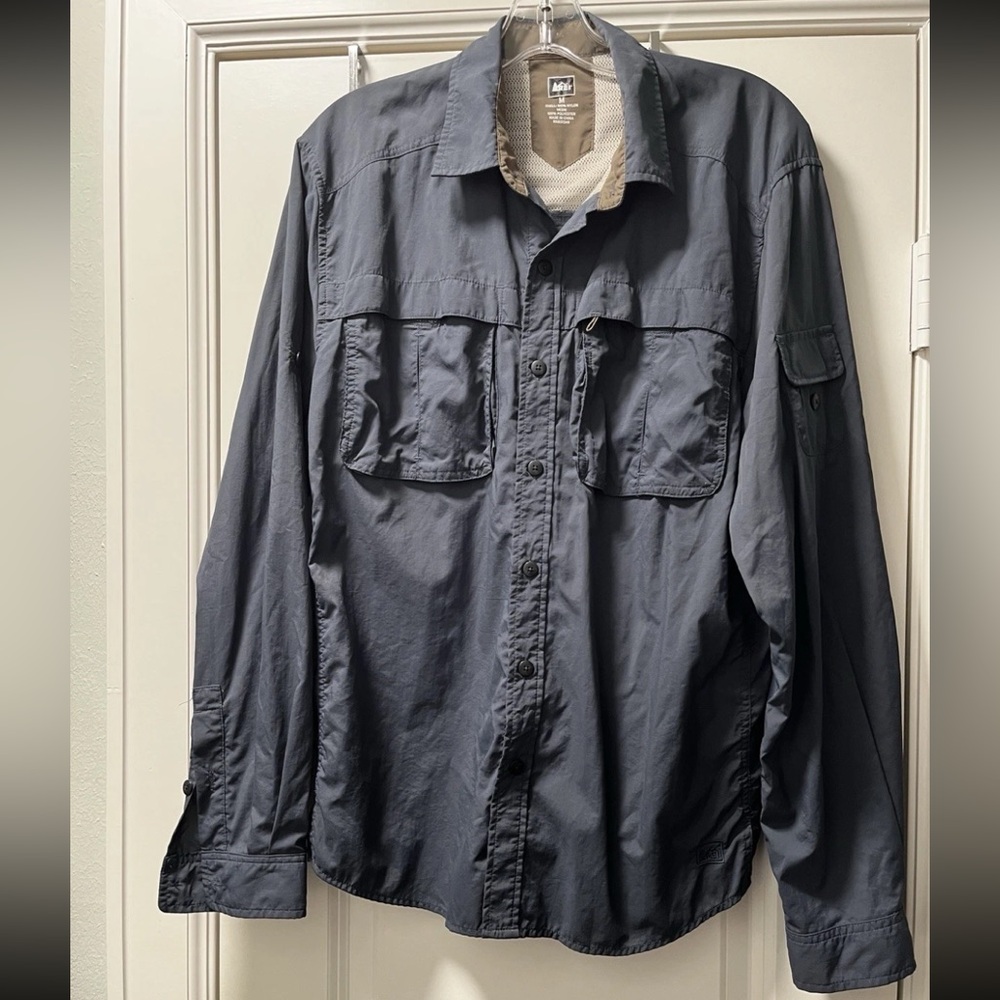 REI Mens Long Sleeve Button Down Sahara Travel Hiking Shirt Color Blue Size M